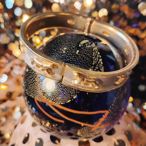 Vintage 80s Gols & Silver Waking Lioness Heavy Metal Spirit Cuff Bracelet - Picture 11 of 11